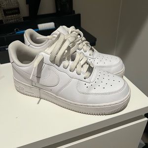 White Nike Air Force 1